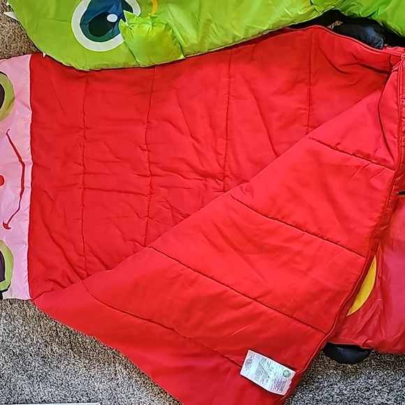 STUNNING MELISSA & DOUG LADBUG ALLIGATOR SLEEPING BAGS - Picture 8 of 14